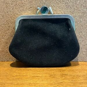 Vintage Black Velvet Kiss-lock Coin Purse with a Silver-toned Metal Frame